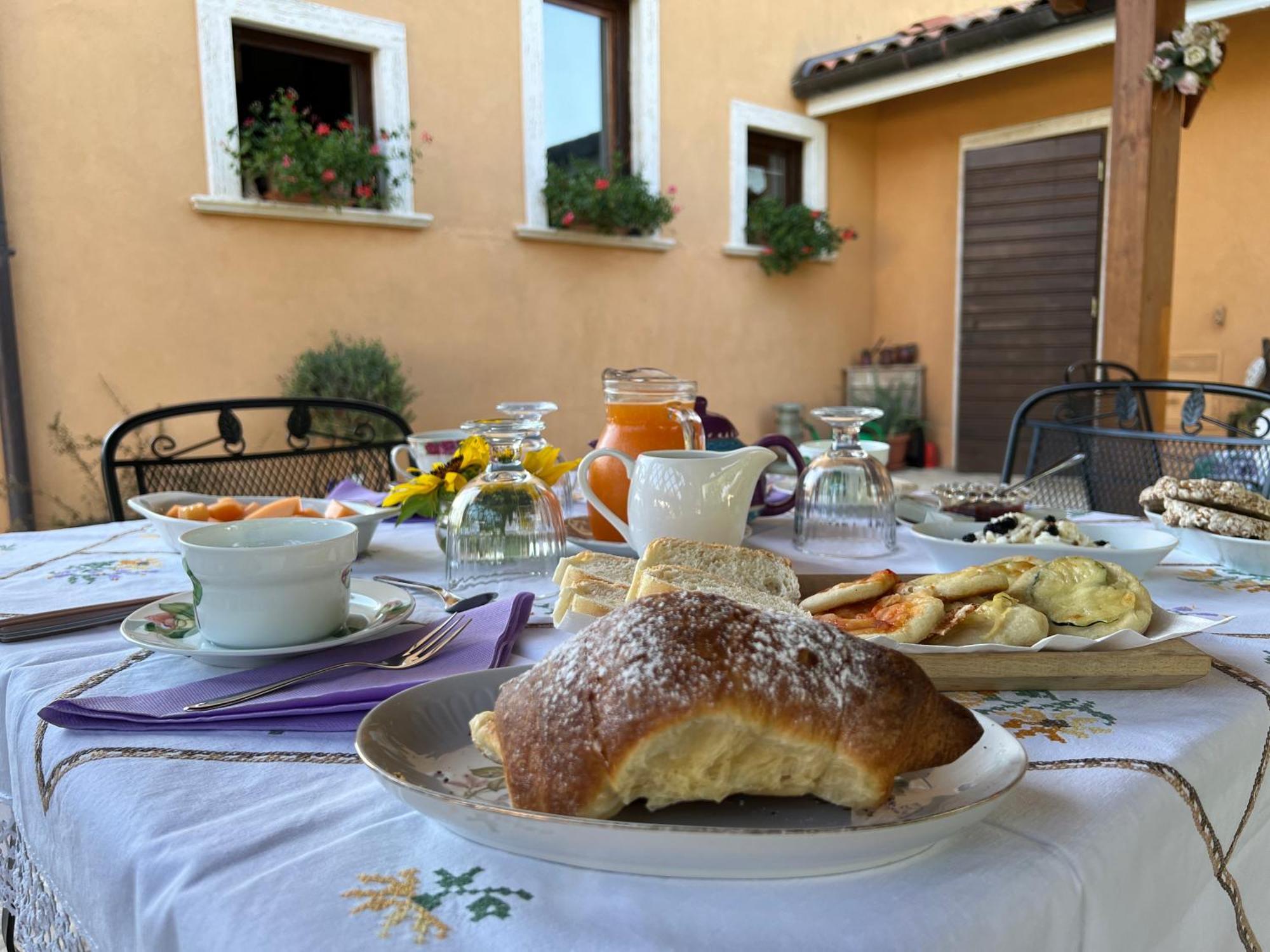 Bed & Breakfast Le Piagge Scurcola Marsicana Zewnętrze zdjęcie